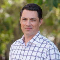 Associate Professor Chris McKinlay headshot